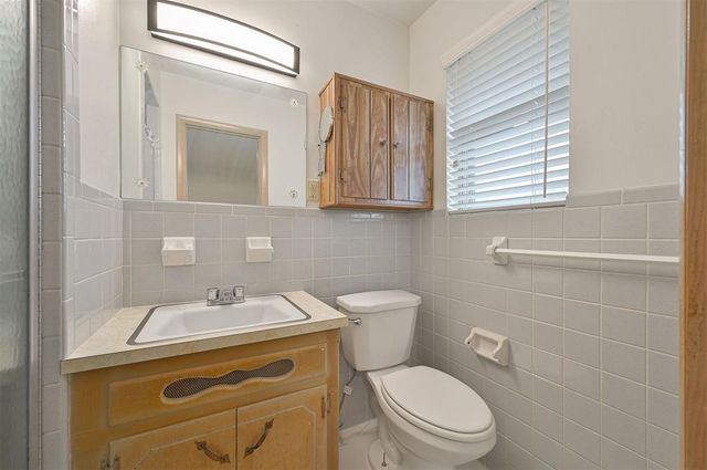 4748 Woodview Drive D, Del City, OK 73115
