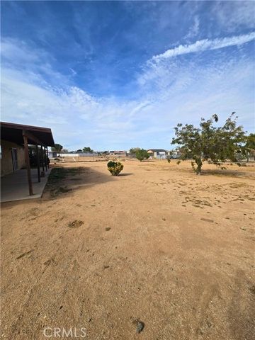 22684 Powhatan, Apple Valley, CA 92308