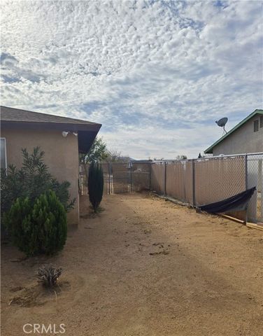 22684 Powhatan, Apple Valley, CA 92308