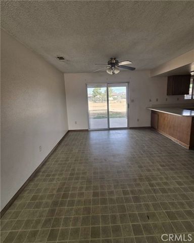 22684 Powhatan, Apple Valley, CA 92308