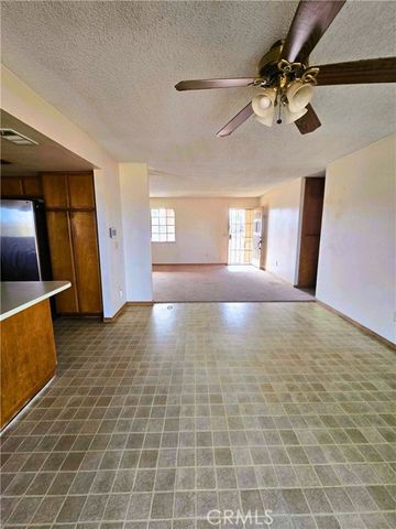 22684 Powhatan, Apple Valley, CA 92308