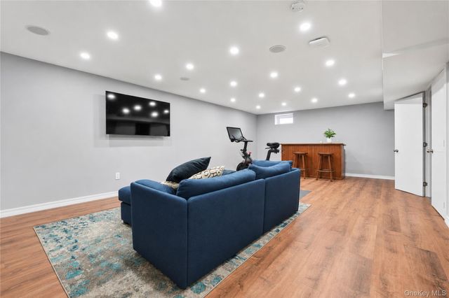 925 Hart Street, Brooklyn, NY 11237