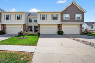 7914 Cottonwood Lane, West Des Moines, IA 50266
