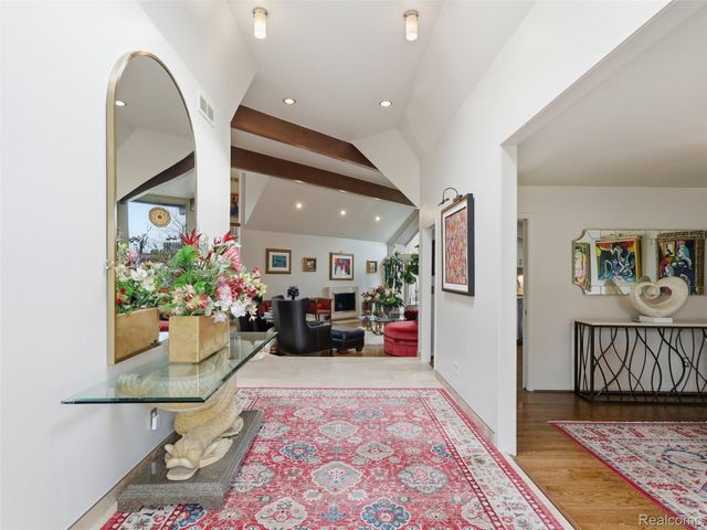 4749 Tara Court, West Bloomfield Charter Township, MI 48323