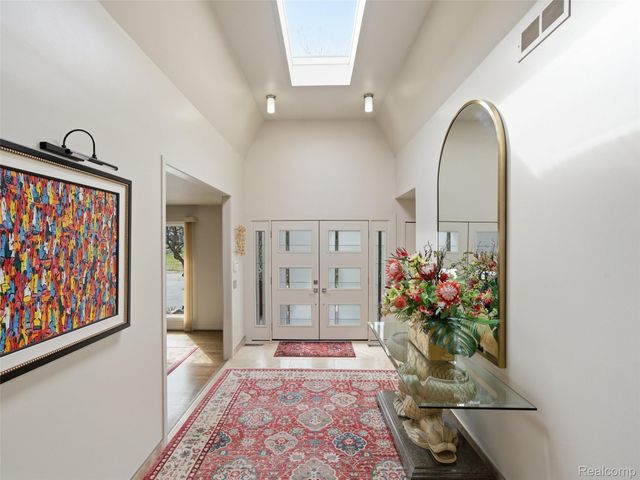 4749 Tara Court, West Bloomfield Charter Township, MI 48323