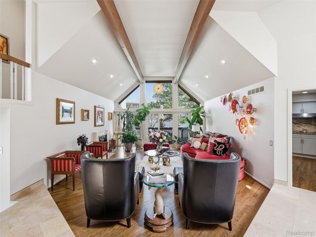 4749 Tara Court, West Bloomfield Charter Township, MI 48323