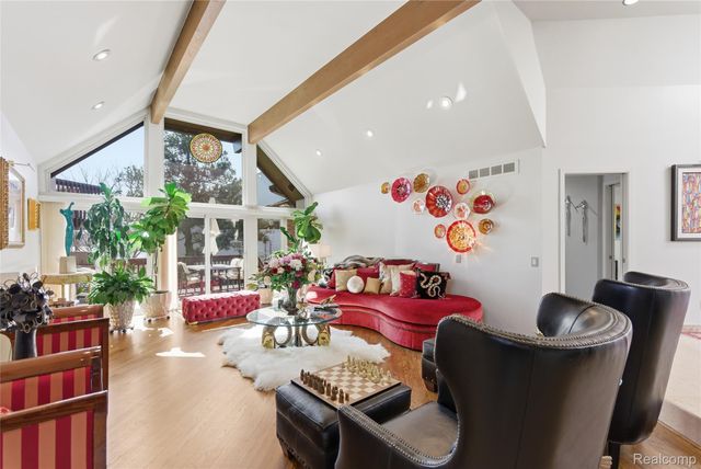 4749 Tara Court, West Bloomfield Charter Township, MI 48323