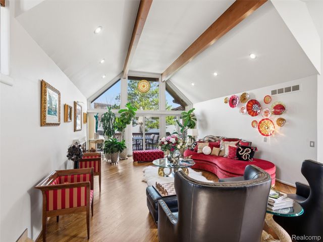 4749 Tara Court, West Bloomfield Charter Township, MI 48323