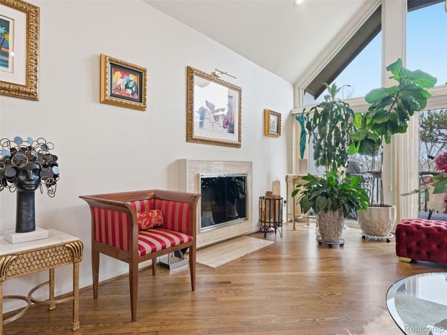 4749 Tara Court, West Bloomfield Charter Township, MI 48323