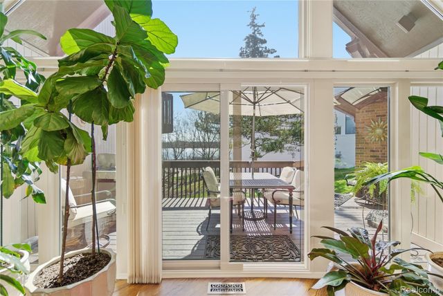 4749 Tara Court, West Bloomfield Charter Township, MI 48323