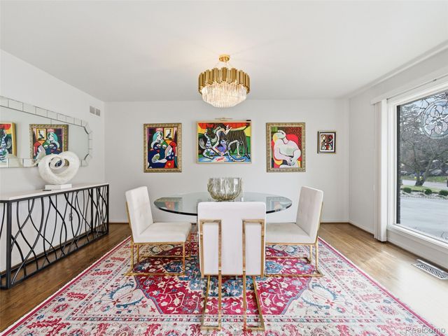 4749 Tara Court, West Bloomfield Charter Township, MI 48323