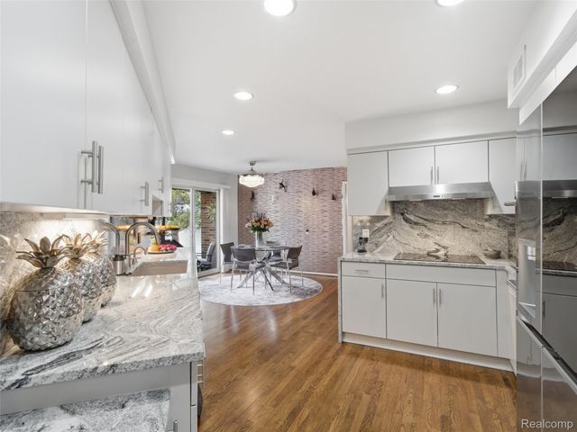 4749 Tara Court, West Bloomfield Charter Township, MI 48323