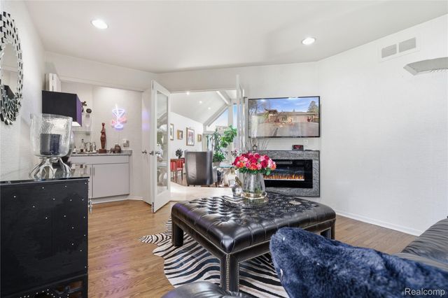 4749 Tara Court, West Bloomfield Charter Township, MI 48323