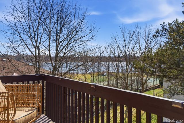 4749 Tara Court, West Bloomfield Charter Township, MI 48323