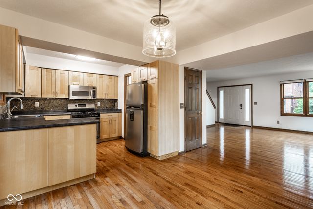 488 E 10th Street, Indianapolis, IN 46202