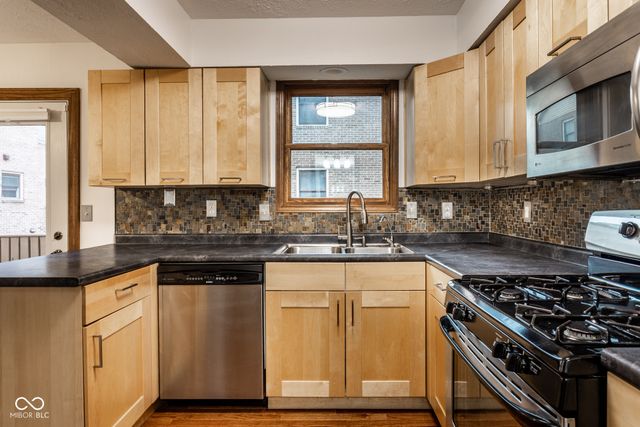 488 E 10th Street, Indianapolis, IN 46202