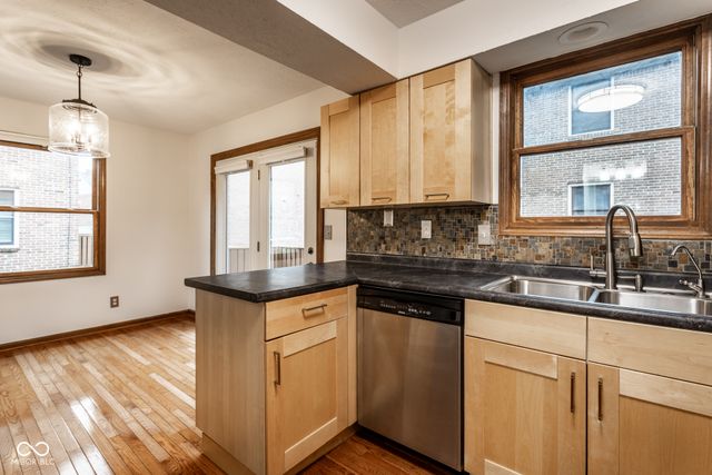 488 E 10th Street, Indianapolis, IN 46202