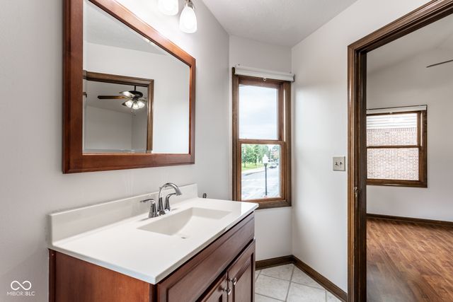 488 E 10th Street, Indianapolis, IN 46202