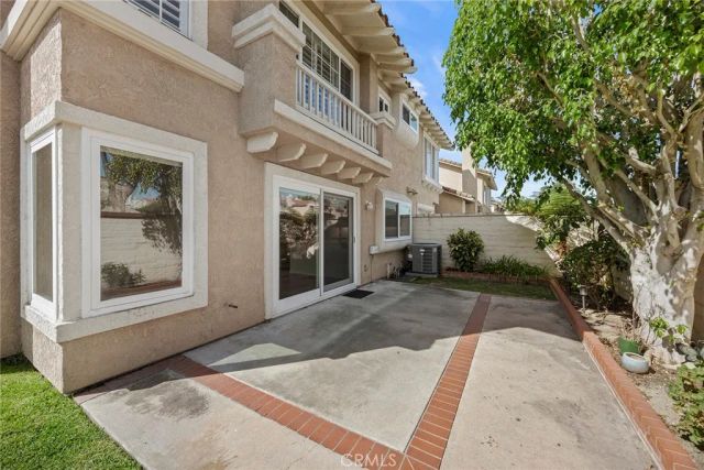 2559 Avenita Alpera, Tustin, CA 92782