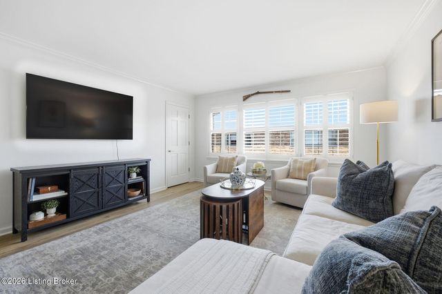 3811 Washington Square 2G, Louisville, KY 40207