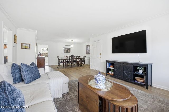 3811 Washington Square 2G, Louisville, KY 40207