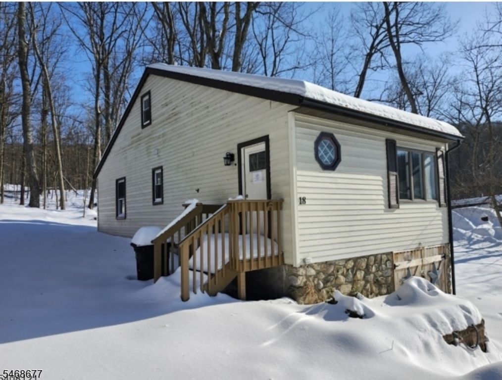 18 Mountainside Dr, Vernon Twp., NJ 07461 — exterior