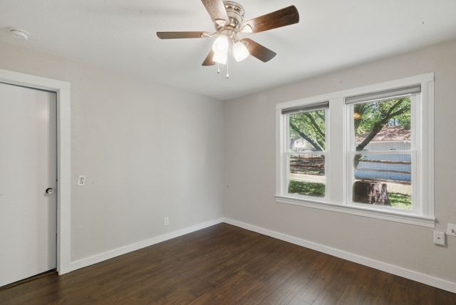 613 E Moore Street, Granbury, TX 76048