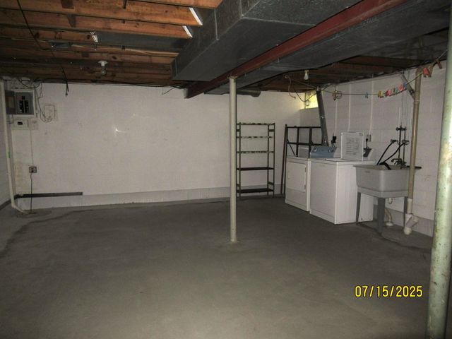 1 Westbury Court, Ann Arbor, MI 48105