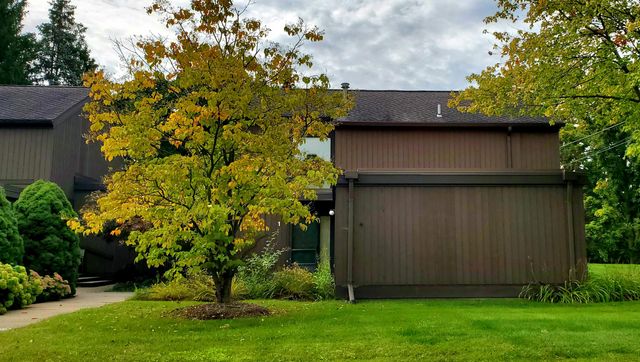 1 Westbury Court, Ann Arbor, MI 48105