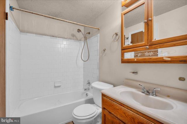 11 DECATUR LN, Sicklerville, NJ 08081
