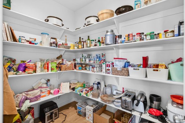 16513 chloe Court, Bakersfield, CA 93314