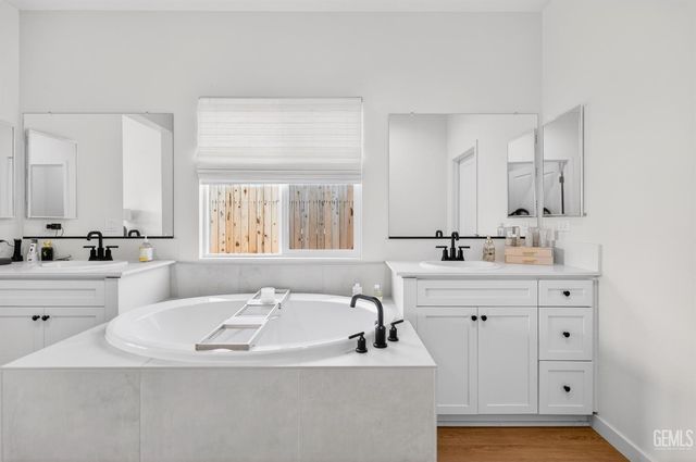 16513 chloe Court, Bakersfield, CA 93314