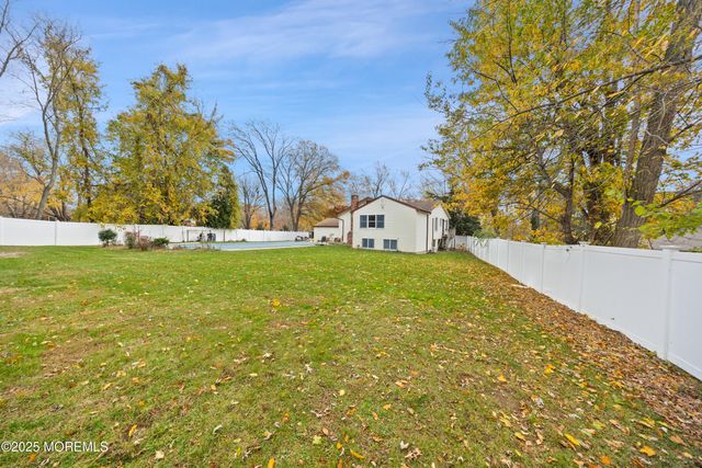 11 Woodview Drive, Marlboro, NJ 07746