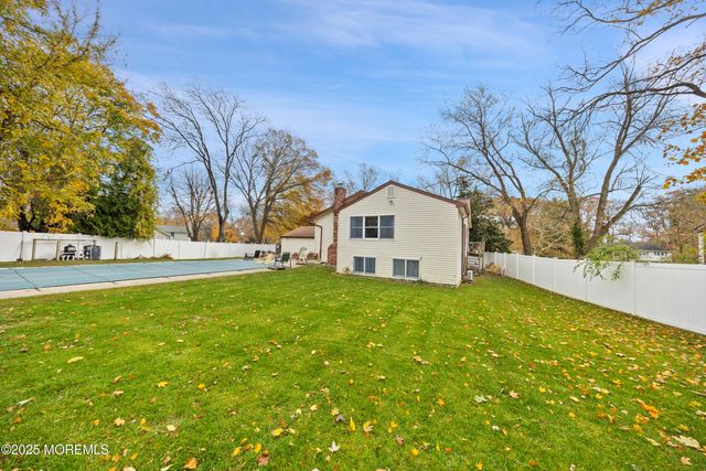 11 Woodview Drive, Marlboro, NJ 07746