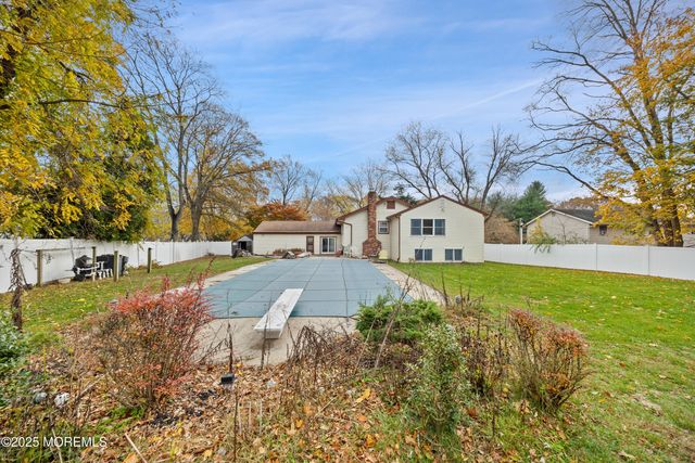 11 Woodview Drive, Marlboro, NJ 07746