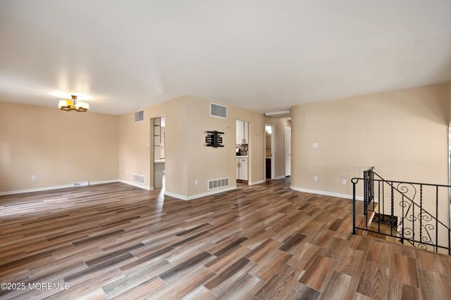 11 Woodview Drive, Marlboro, NJ 07746