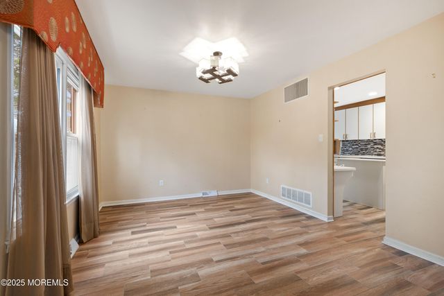 11 Woodview Drive, Marlboro, NJ 07746