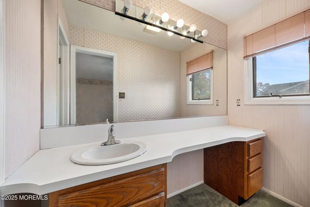 11 Woodview Drive, Marlboro, NJ 07746