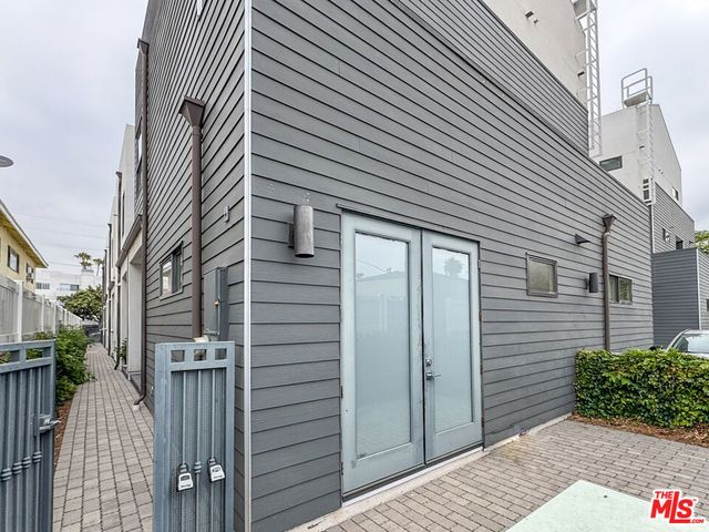 3309 Aria Lane, Los Angeles, CA 90034
