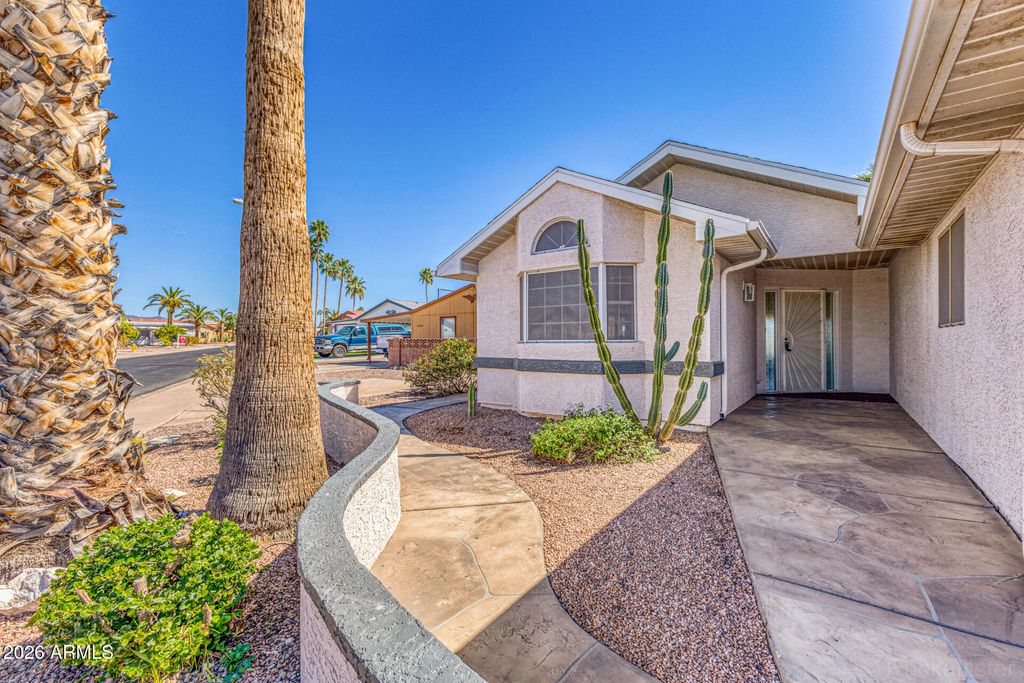 Image 4 of property listing at 5729 E LAWNDALE Street, Mesa, AZ 85215