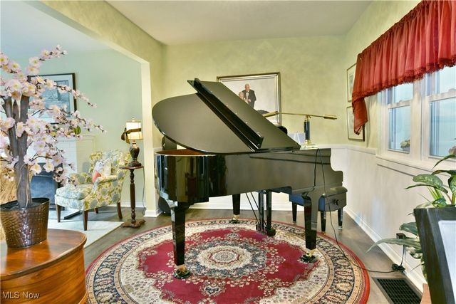 2279 Reeves Road NE, Warren, OH 44483