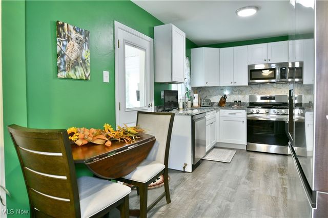 2279 Reeves Road NE, Warren, OH 44483