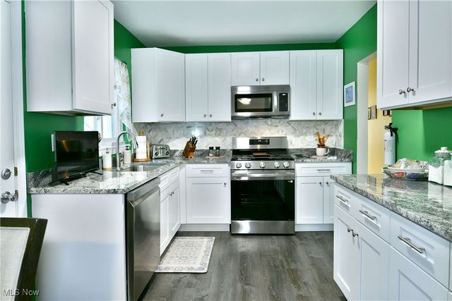 2279 Reeves Road NE, Warren, OH 44483