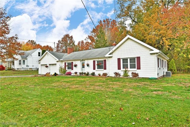 2279 Reeves Road NE, Warren, OH 44483