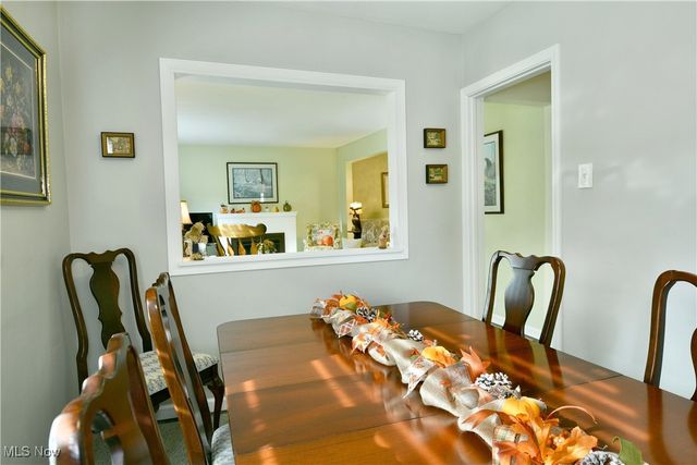 2279 Reeves Road NE, Warren, OH 44483