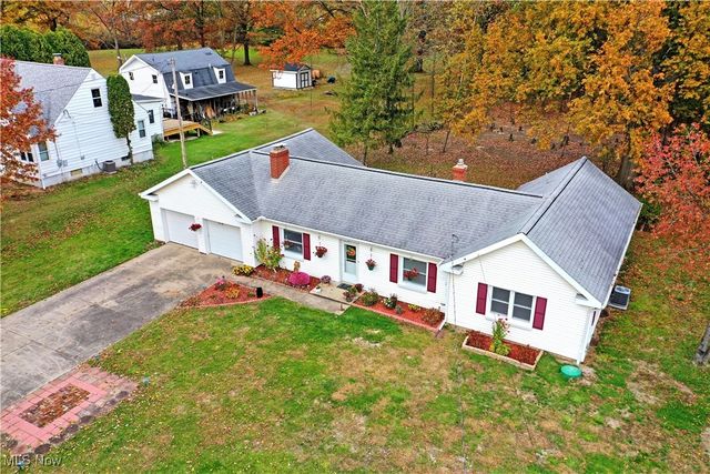 2279 Reeves Road NE, Warren, OH 44483