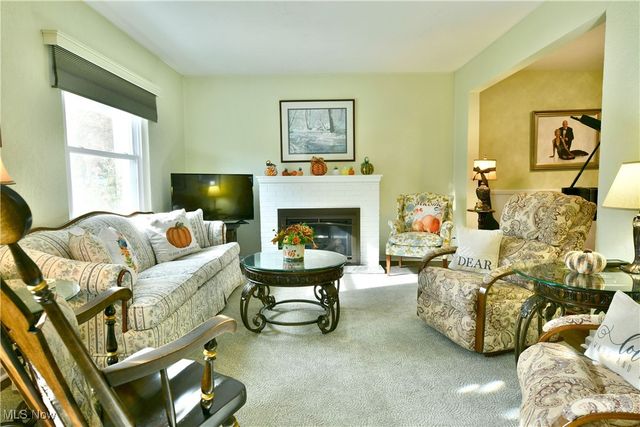 2279 Reeves Road NE, Warren, OH 44483