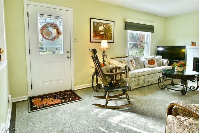 2279 Reeves Road NE, Warren, OH 44483