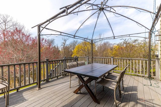 231 Cater Lane, Libertyville, IL 60048