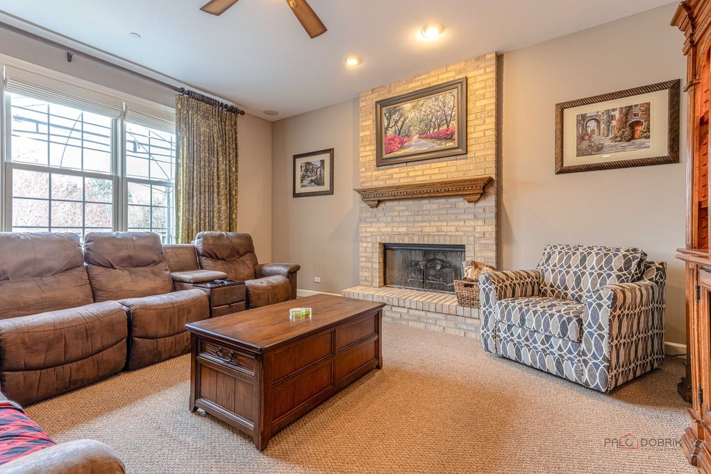Image 17 of property listing at 231 Cater Lane, Libertyville, IL 60048